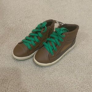 Baby GAP brown with green laces inner ankle zipper new